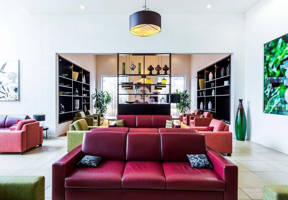Courtyard By Marriott Airport Praga