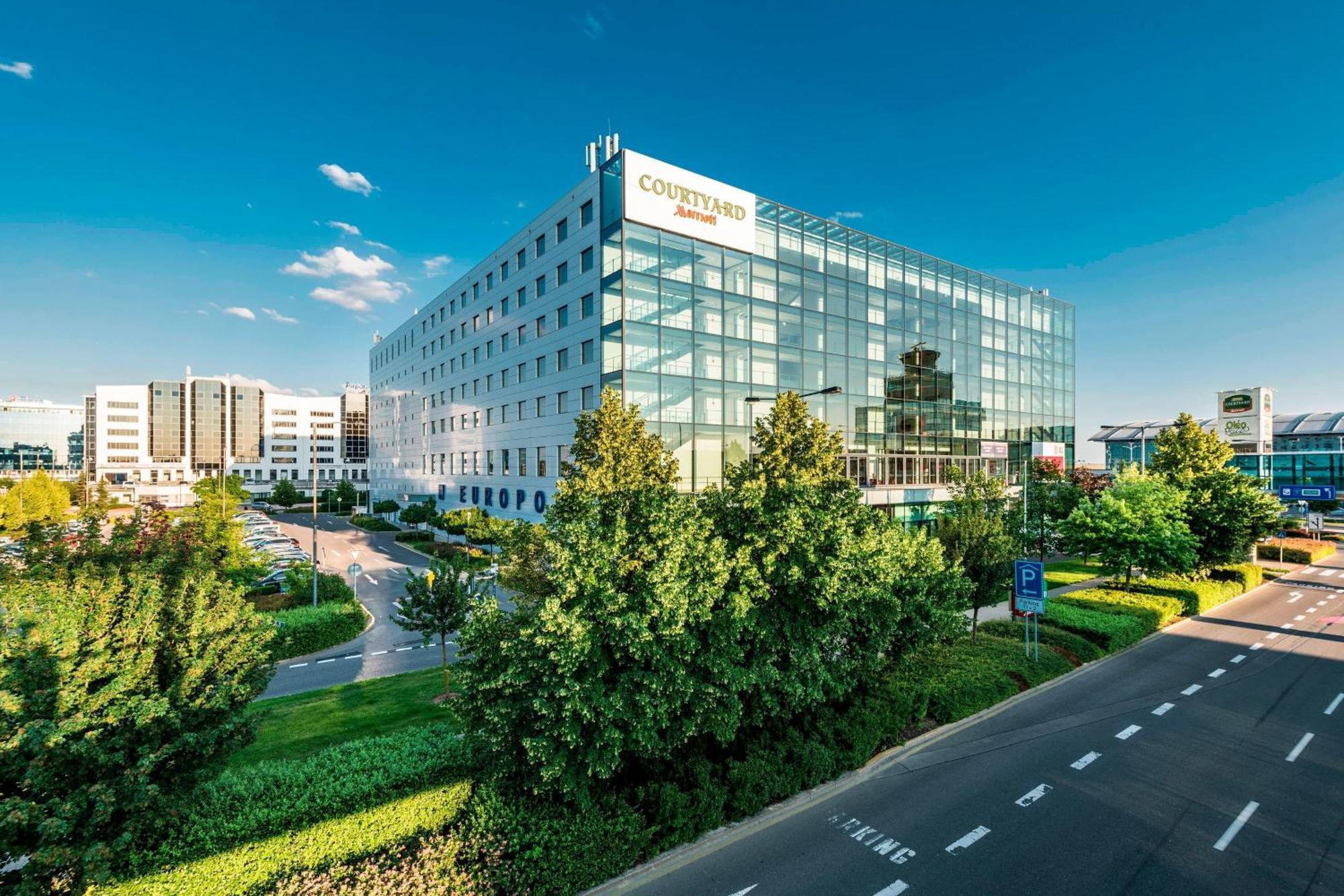 Courtyard By Marriott Airport 4* Praga