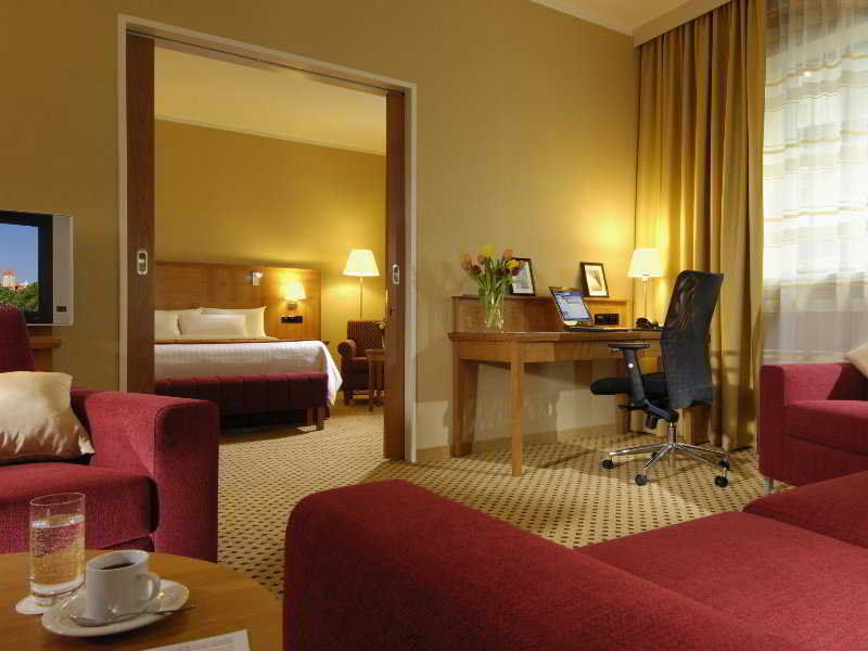 Hotel Courtyard By Marriott Airport Praga