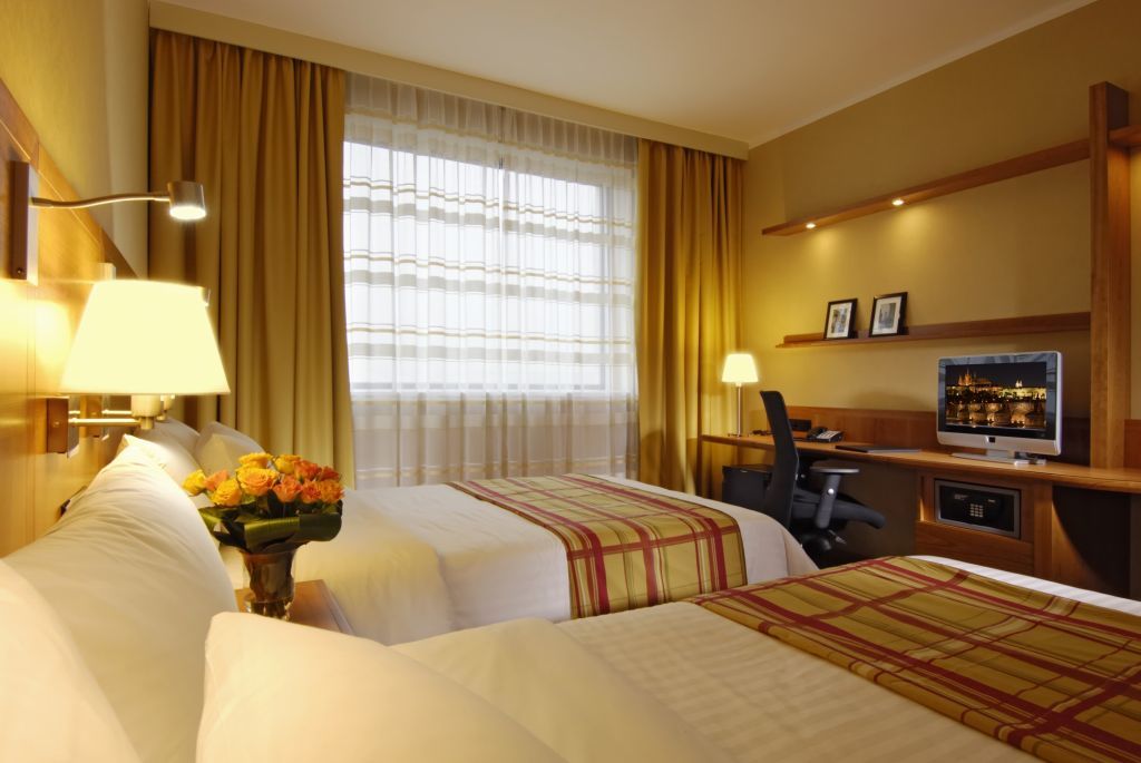 Courtyard By Marriott Airport Hotel Praga